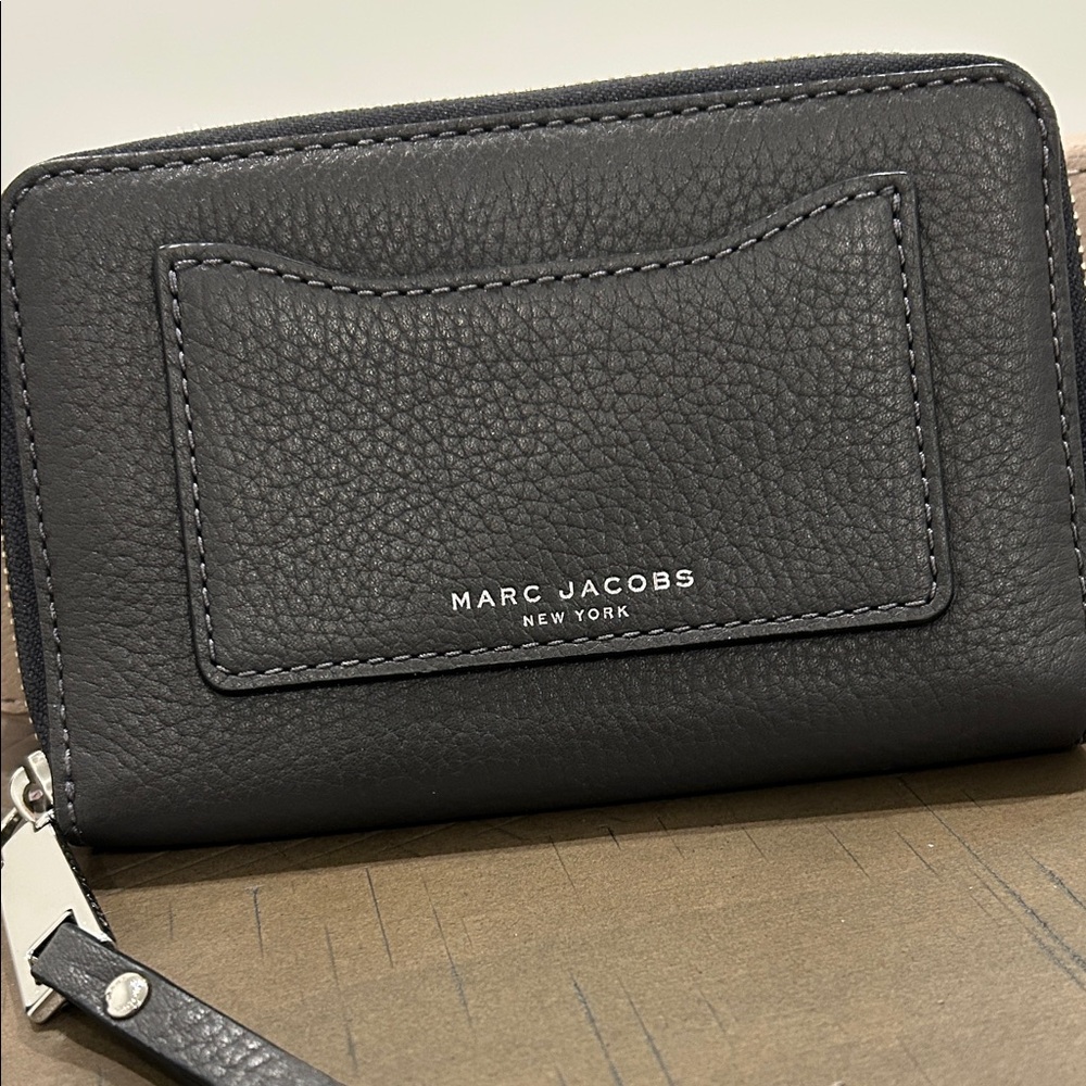 Marc Jacobs Gray Textured Leather Wallet